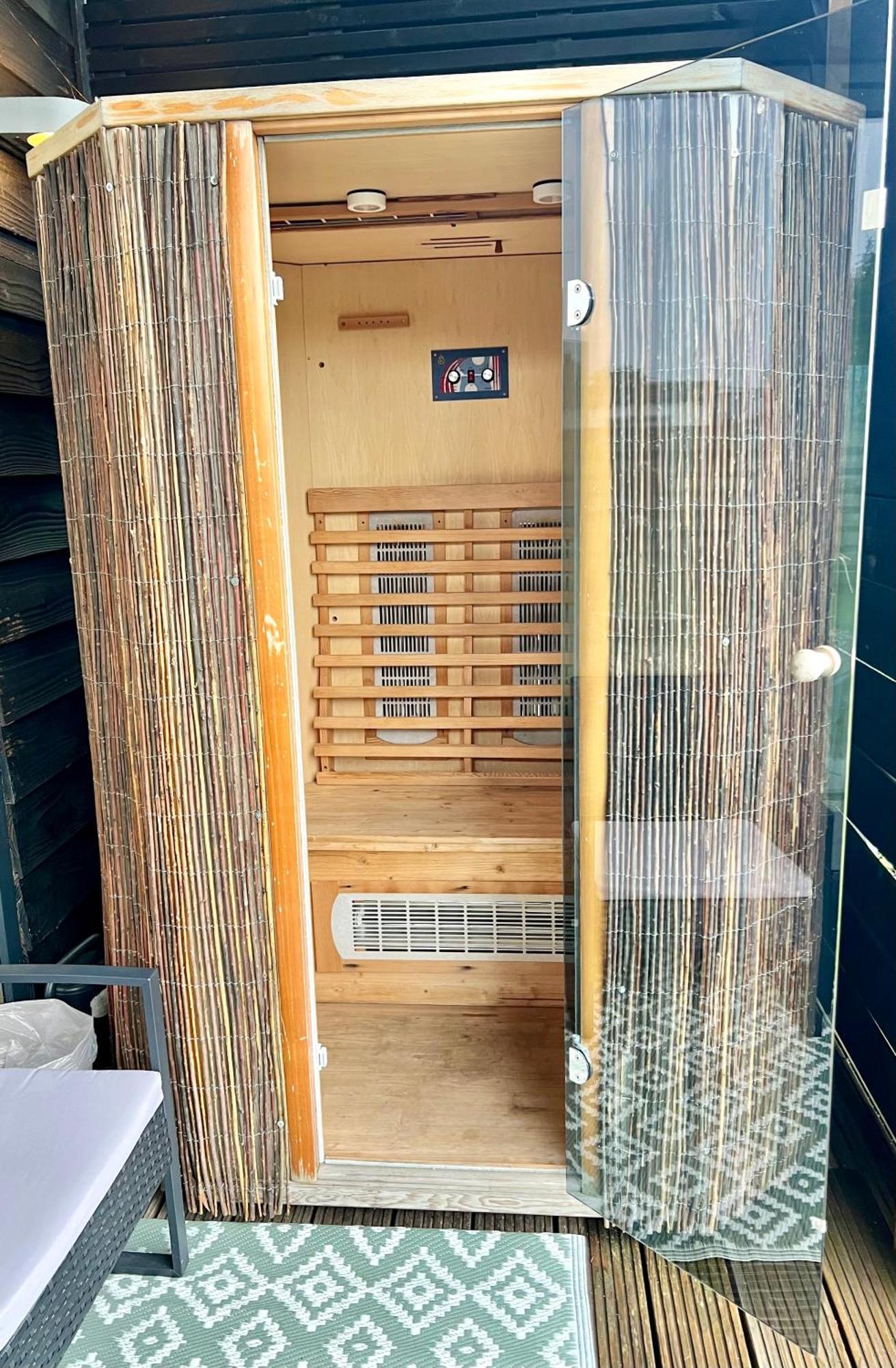 Family House With Garden & Jacuzzi & Sauna Near Amsterdam Vijfhuizen エクステリア 写真