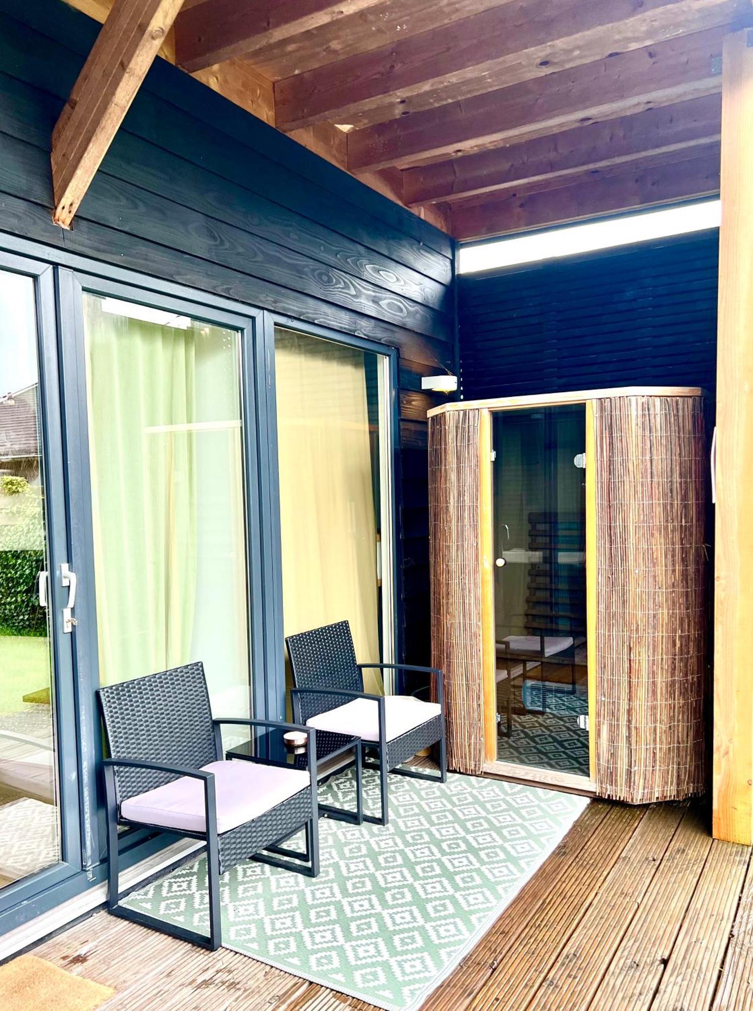 Family House With Garden & Jacuzzi & Sauna Near Amsterdam Vijfhuizen エクステリア 写真